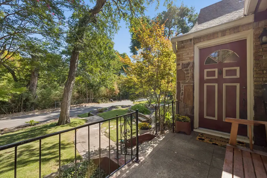 1027 Sarasota Circle, Dallas, TX 75223 - #3