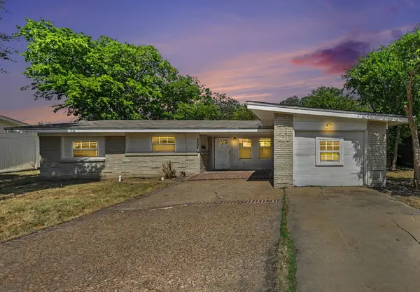 5504 Wheaton Drive, Fort Worth, TX 76133