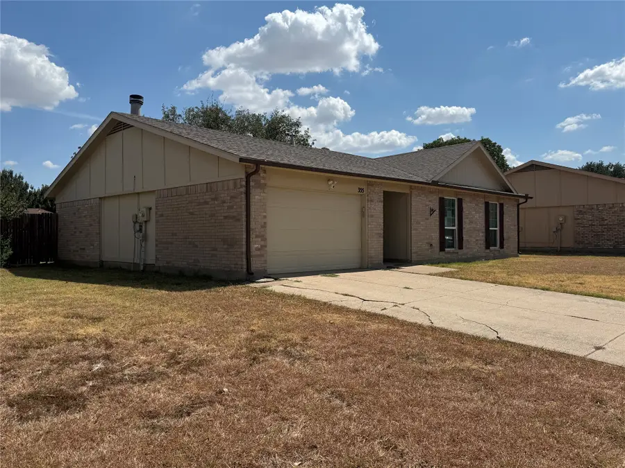 355 Ridgecrest Drive, Saginaw, TX 76179 - #2