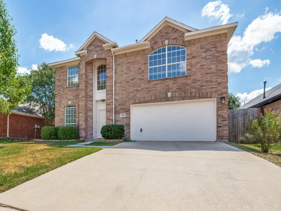 307 Mary Pat Drive, Grand Prairie, TX 75052 - #2
