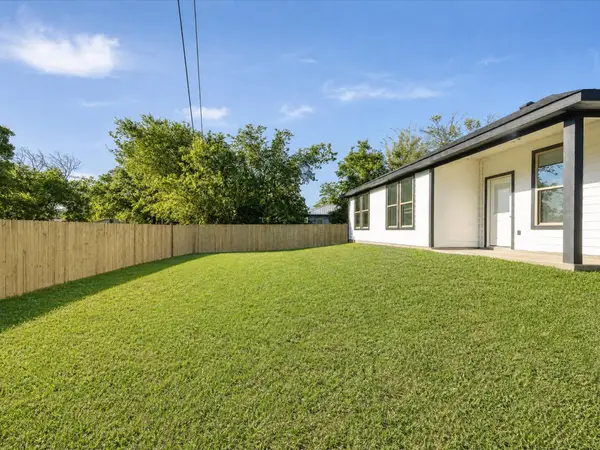 108 N Couch Street, Italy, TX 76651