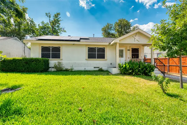 813 Iowa Street, Irving, TX 75060