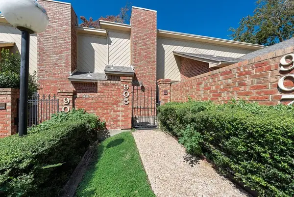 905 Cedarland Boulevard, Arlington, TX 76011