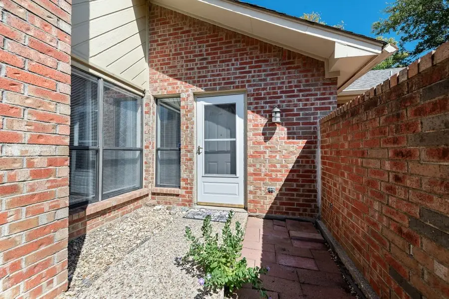 905 Cedarland Boulevard, Arlington, TX 76011 - #3