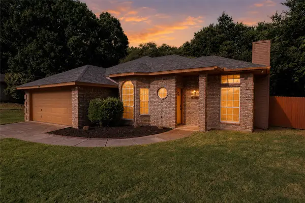 1412 S Elm Street, Weatherford, TX 76086
