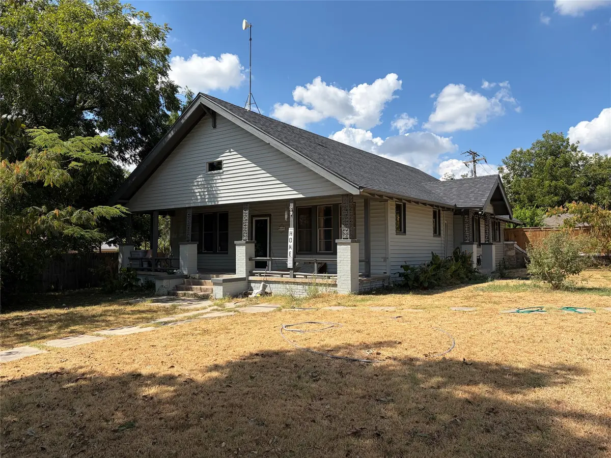704 W Walcott Avenue, Comanche, TX 76442 - #1