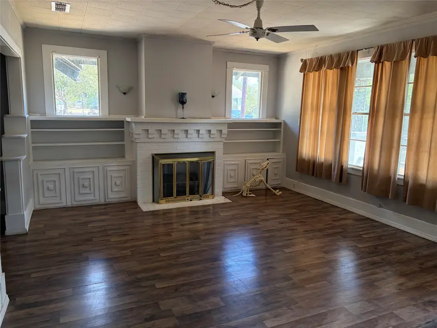 704 W Walcott Avenue, Comanche, TX 76442 - #3