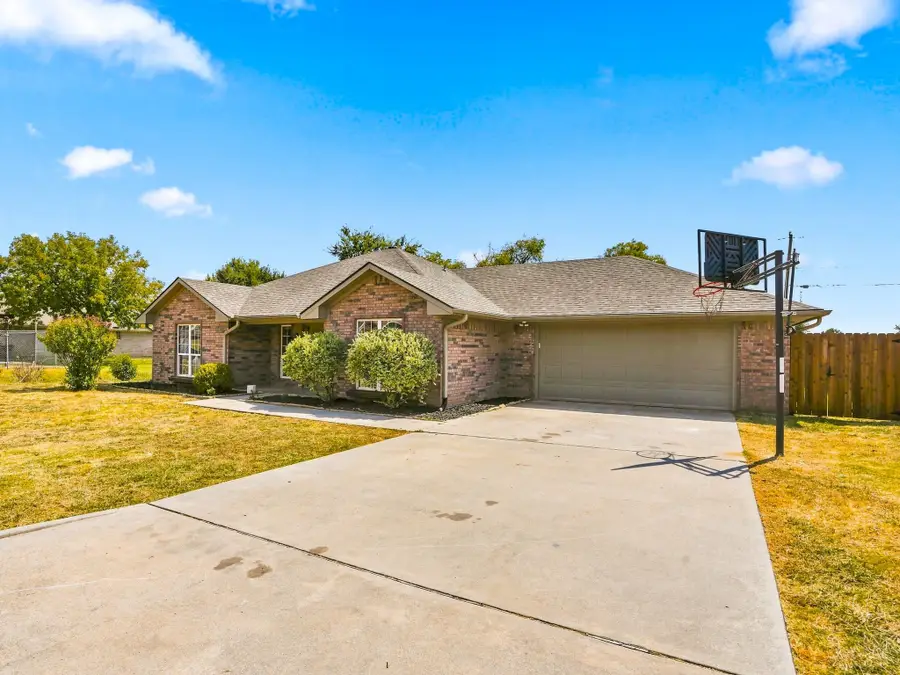 213 Bryant Street, Pottsboro, TX 75076 - #3