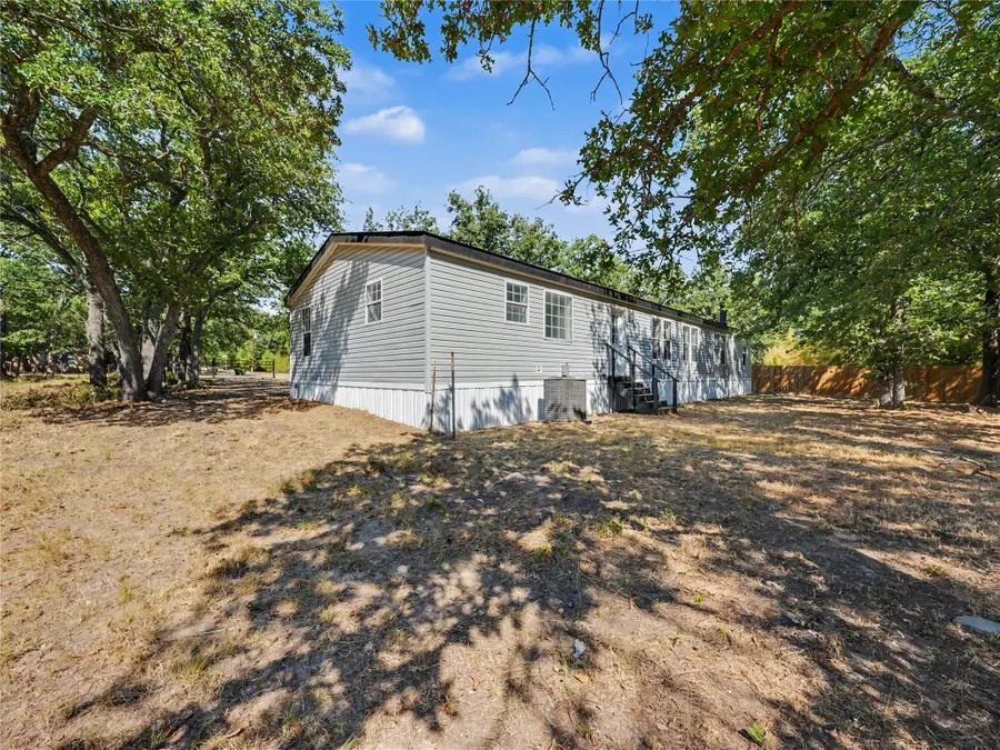 109 Summers Circle, Azle, TX 76020 - #3
