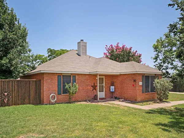 1036 Summit Drive, Justin, TX 76247