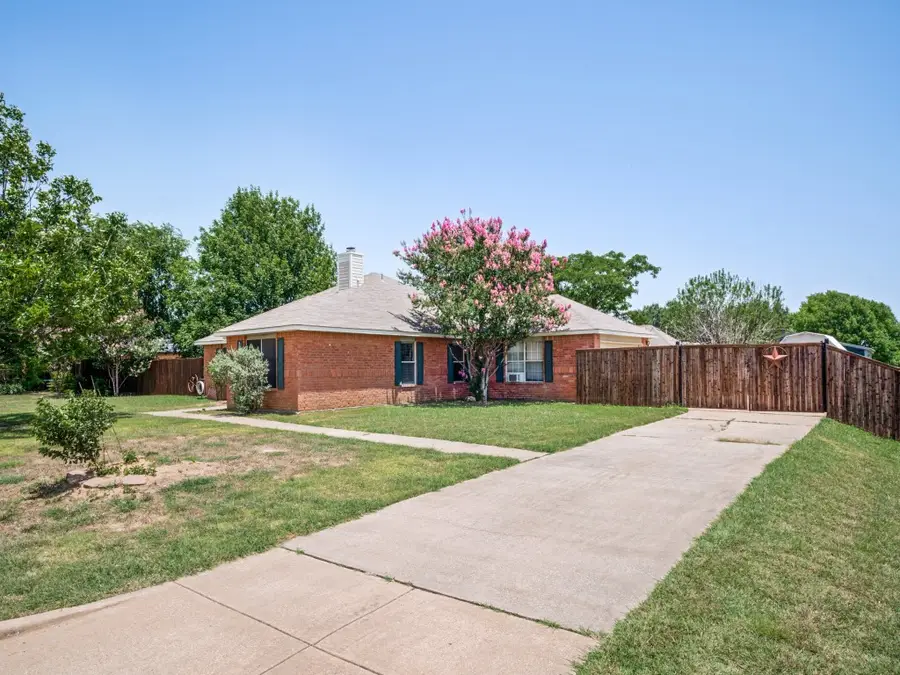 1036 Summit Drive, Justin, TX 76247 - #2