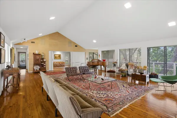 2001 Deepdale Drive, Westover Hills, TX 76107
