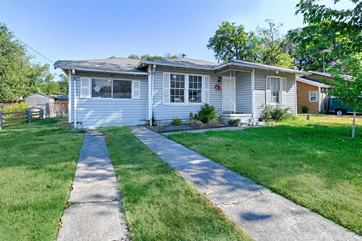 1007 E Russell Avenue, Carrollton, TX 75006 - #1