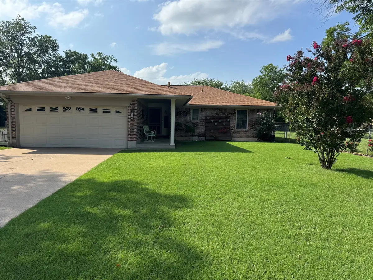 1204 Chester Street, Cleburne, TX 76033 - #1