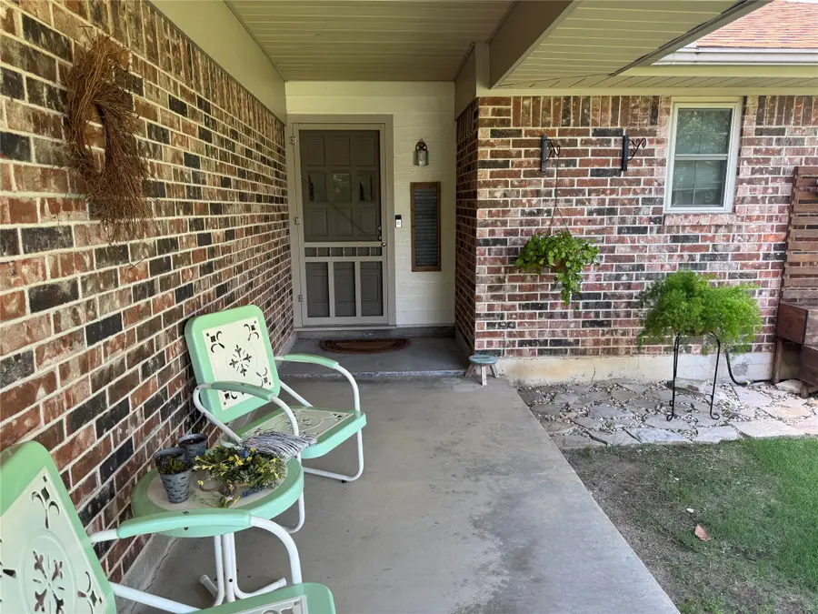 1204 Chester Street, Cleburne, TX 76033 - #3