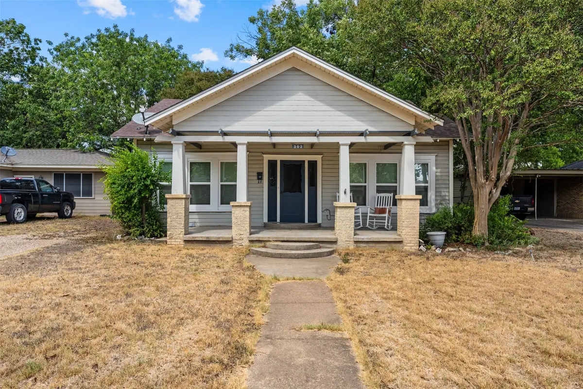 302 W Broadway Street, West, TX 76691 - #1