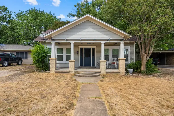 302 W Broadway Street, West, TX 76691