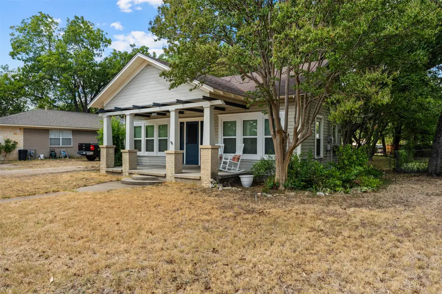 302 W Broadway Street, West, TX 76691 - #2