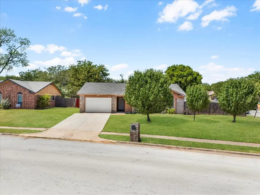 350 Ridgecrest, Saginaw, TX 76179 - #3