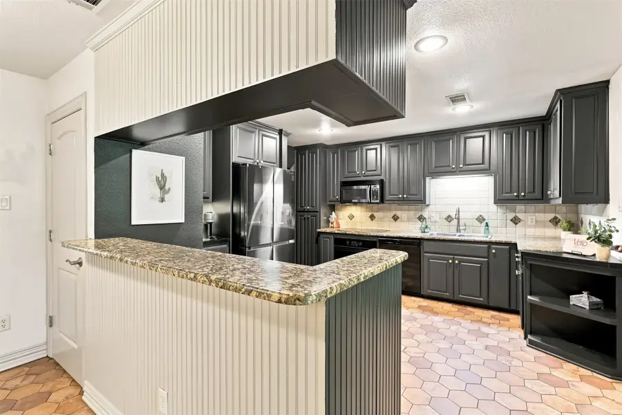 284 Shoreline Drive N, Azle, TX 76020 - #3