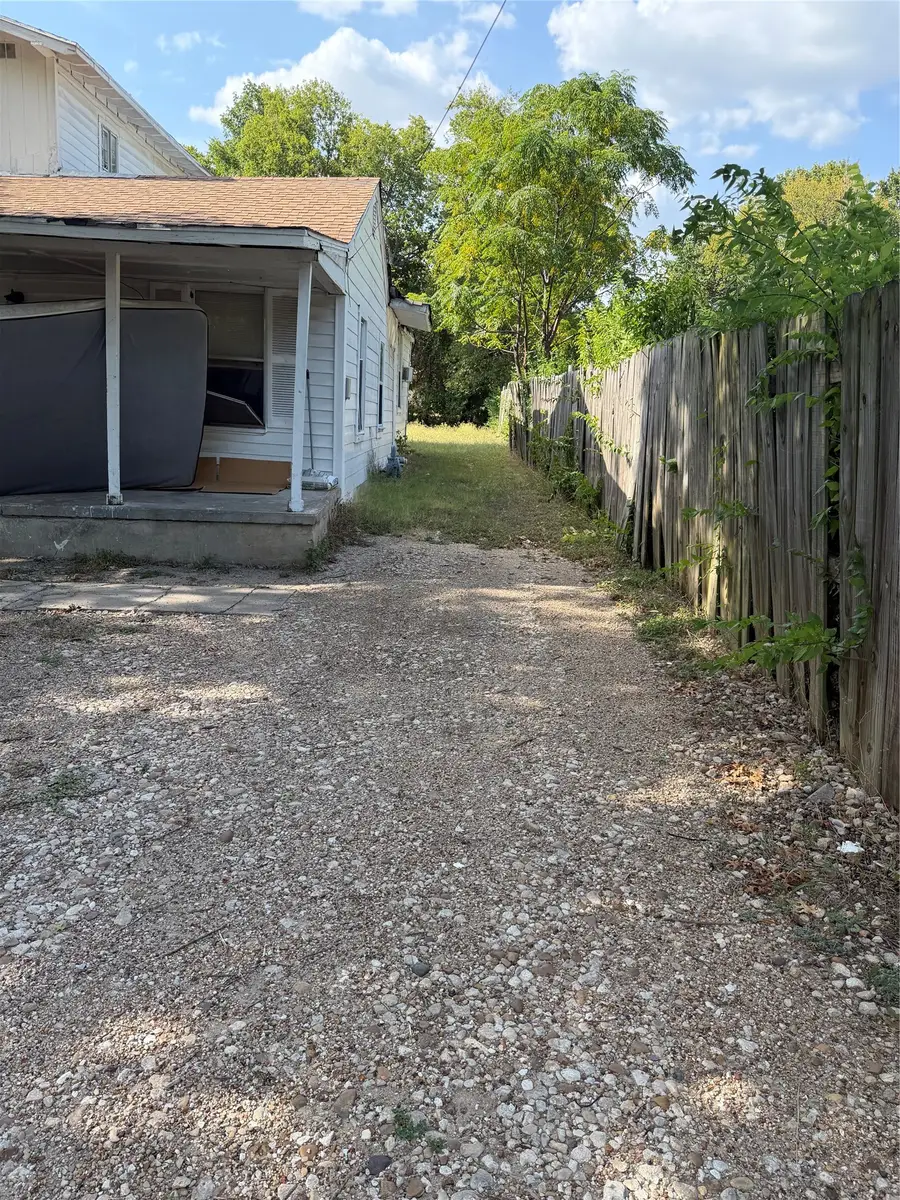 233 W Hammond Street, Lancaster, TX 75146 - #2