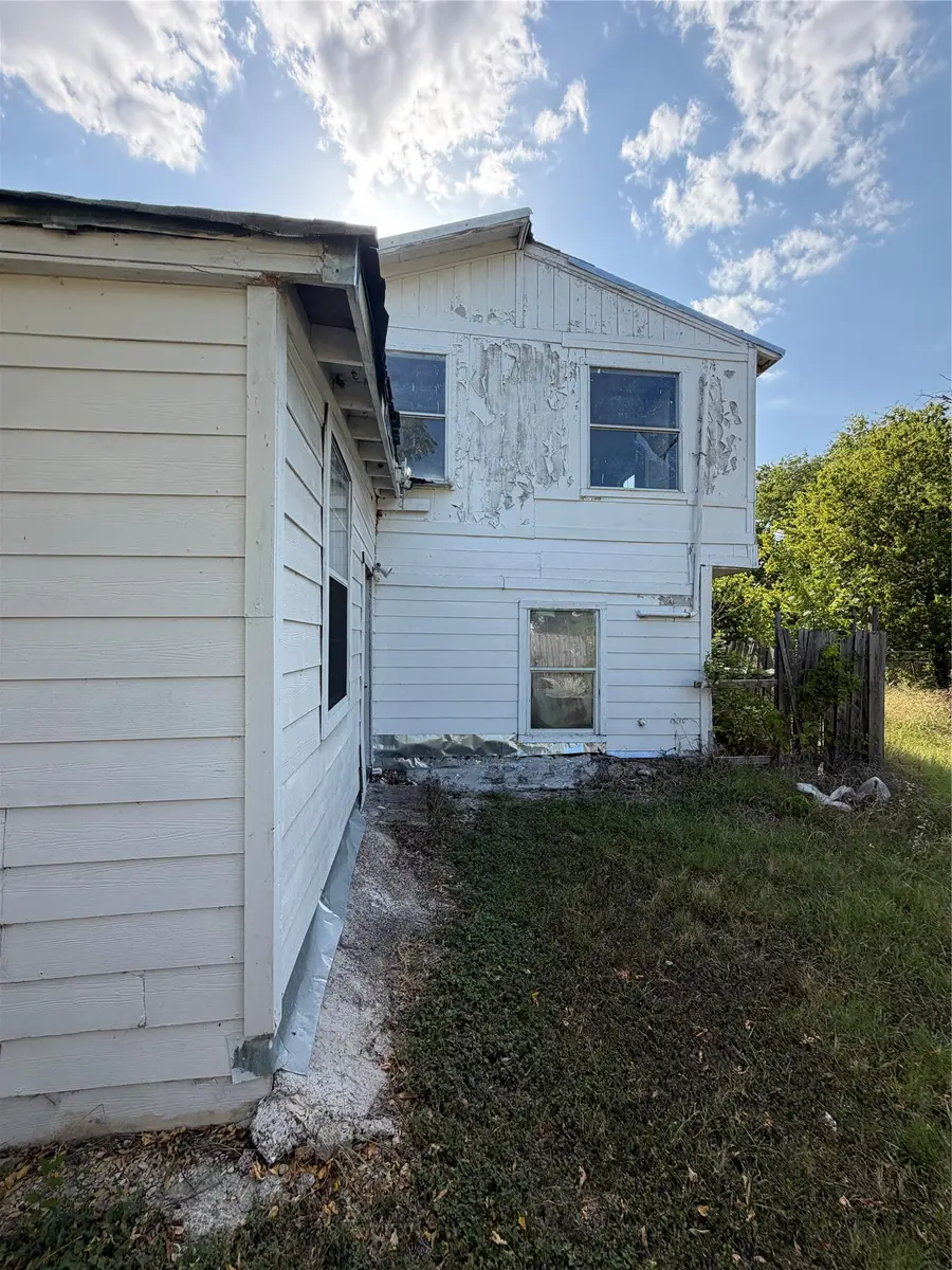 233 W Hammond Street, Lancaster, TX 75146 - #3