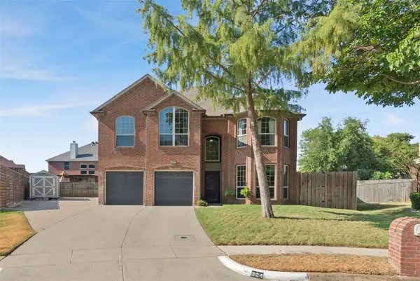 324 Georgian Oak Court, Lake Dallas, TX 75065