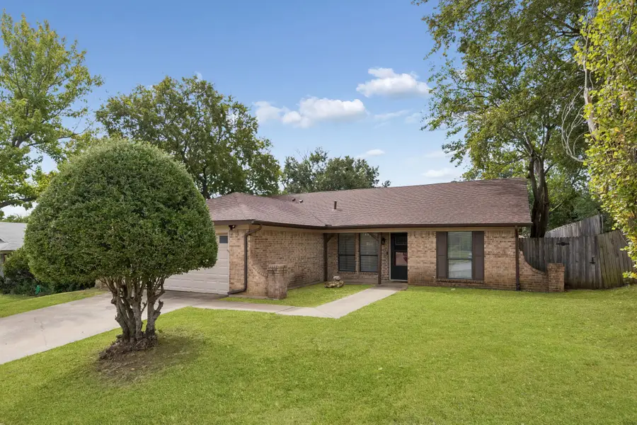 6512 Highview Terrace, Watauga, TX 76148 - #2