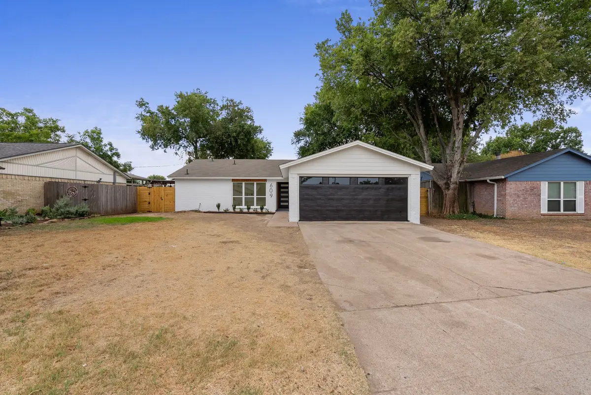 609 Thornwood Trail, Grand Prairie, TX 75052 - #1