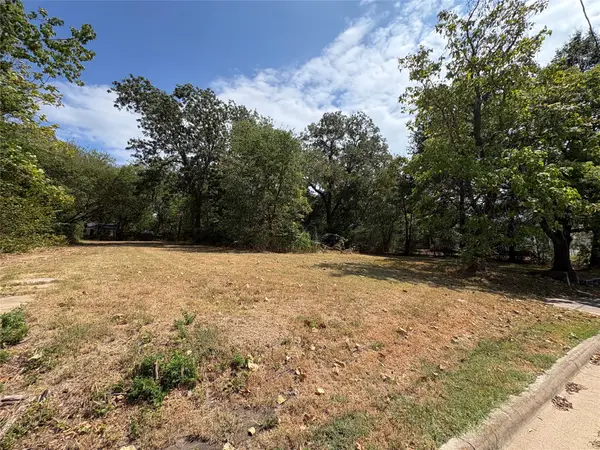 327 SW 4th, Paris, TX 75460