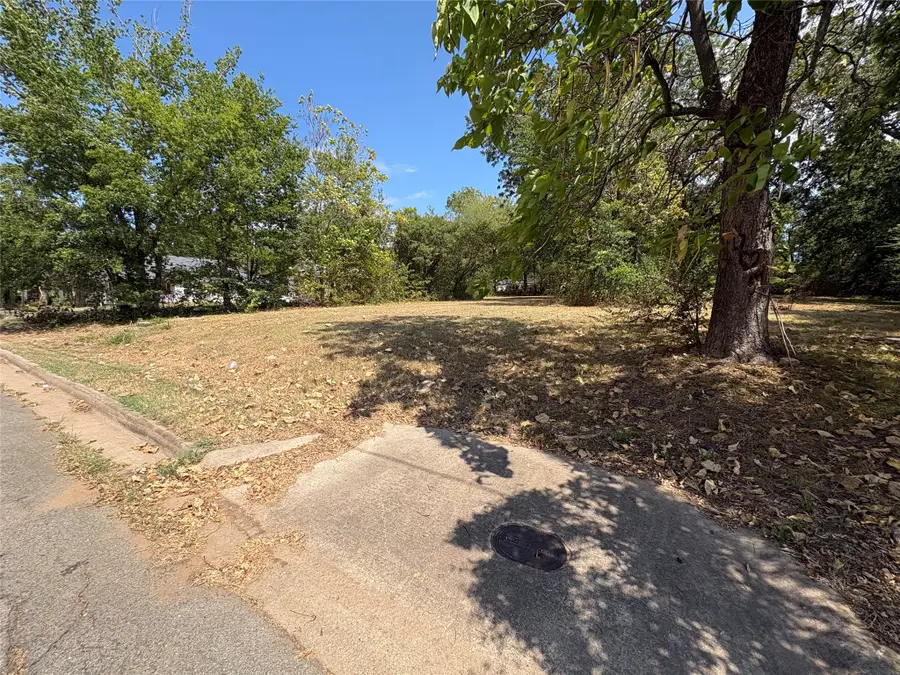 327 SW 4th, Paris, TX 75460 - #2