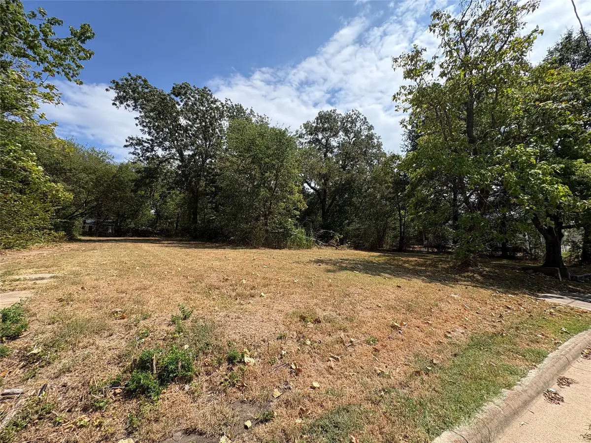317 SW 4th, Paris, TX 75460 - #1