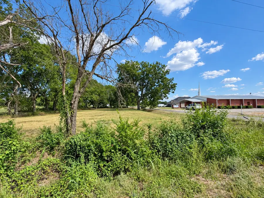 82 10th Street, Honey Grove, TX 75446 - #3