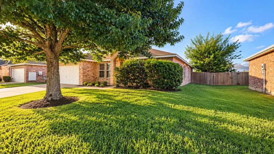 613 Redwing Drive, Saginaw, TX 76131 - #2