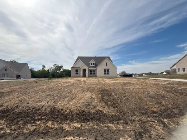 703 Deer Dale Court, Van Alstyne, TX 75495