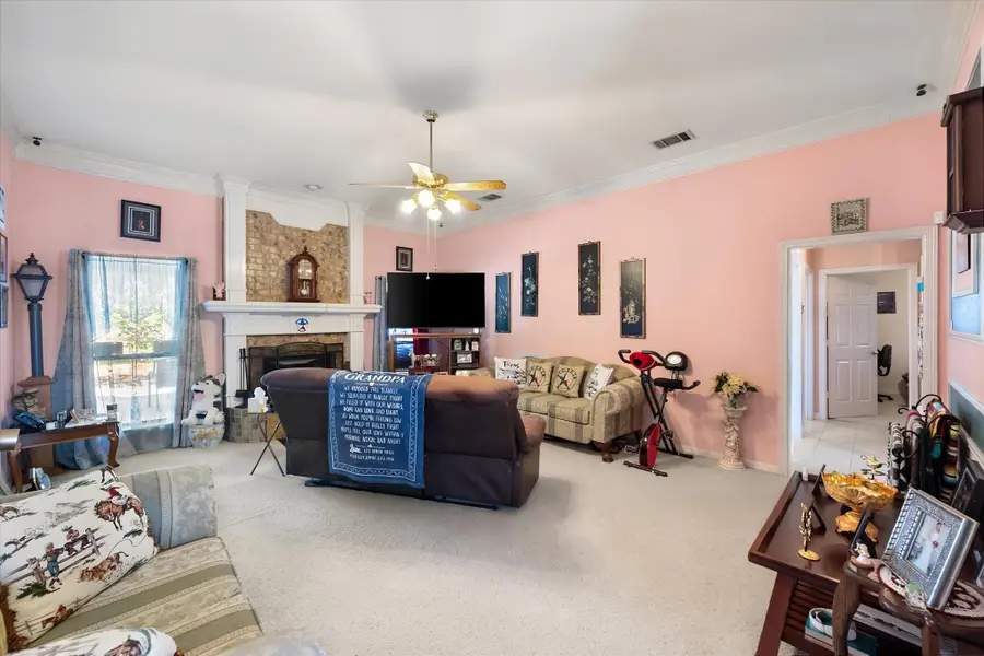 649 E Reindeer Road, Lancaster, TX 75146 - #2
