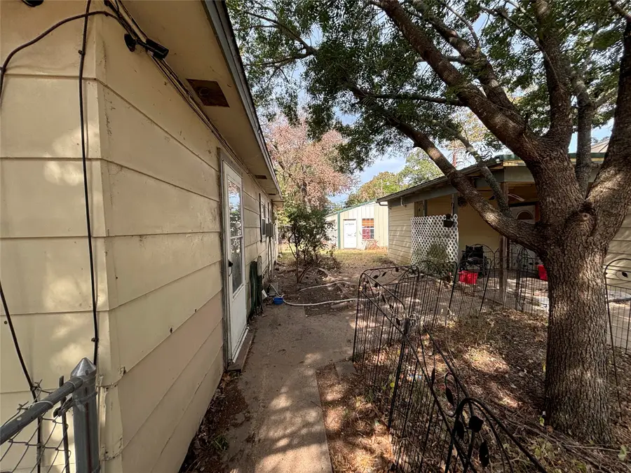 913 Woodland Trail, Tool, TX 75143 - #2