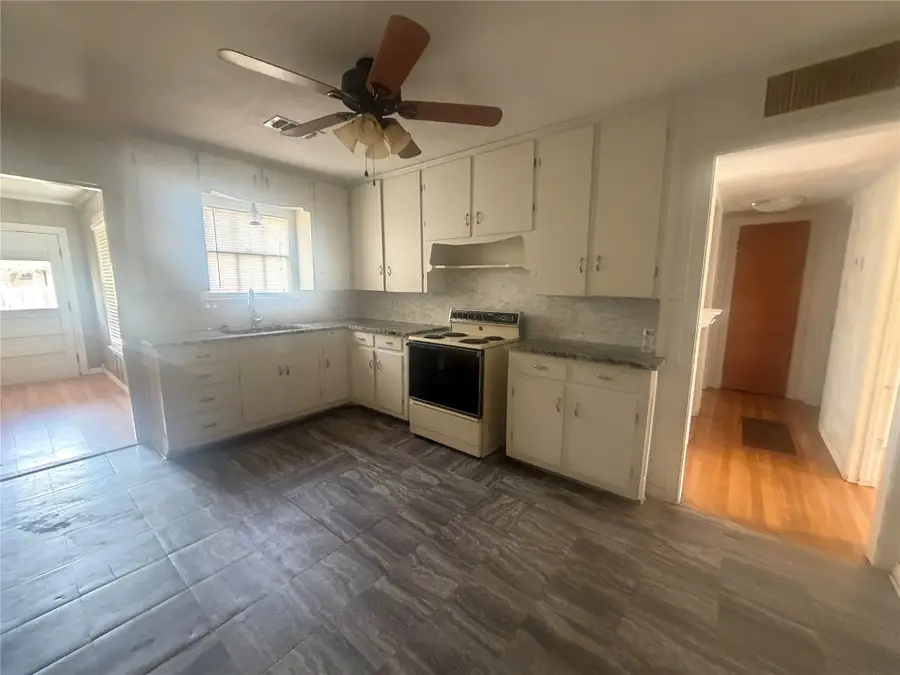 917 S La Salle Drive, Abilene, TX 79605 - #2