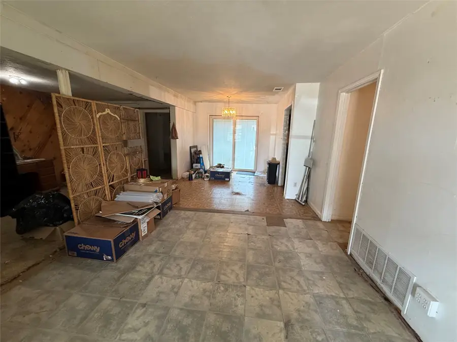 2517 W 7th Street, Irving, TX 75060 - #2
