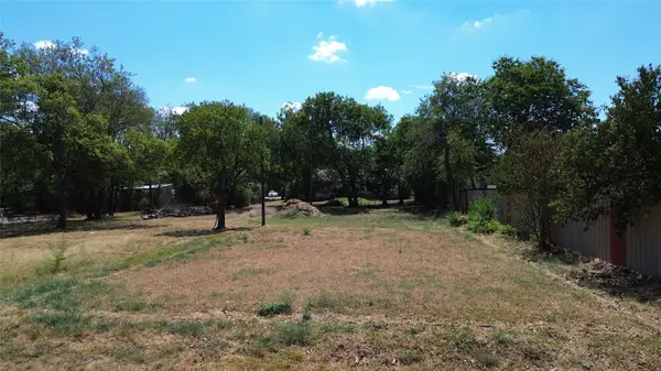 803 E Martin Luther King Drive, Ennis, TX 75119