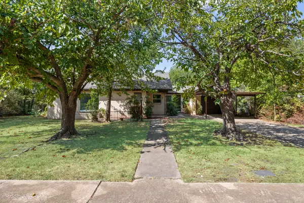 1606 N Woods Street, Sherman, TX 75092