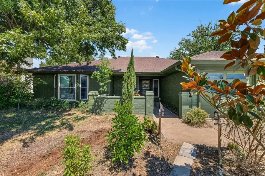 208 Pebblestone Drive, Benbrook, TX 76126 - #3