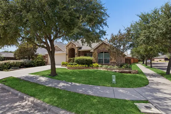 2017 Stonewood Court, Heartland, TX 75126
