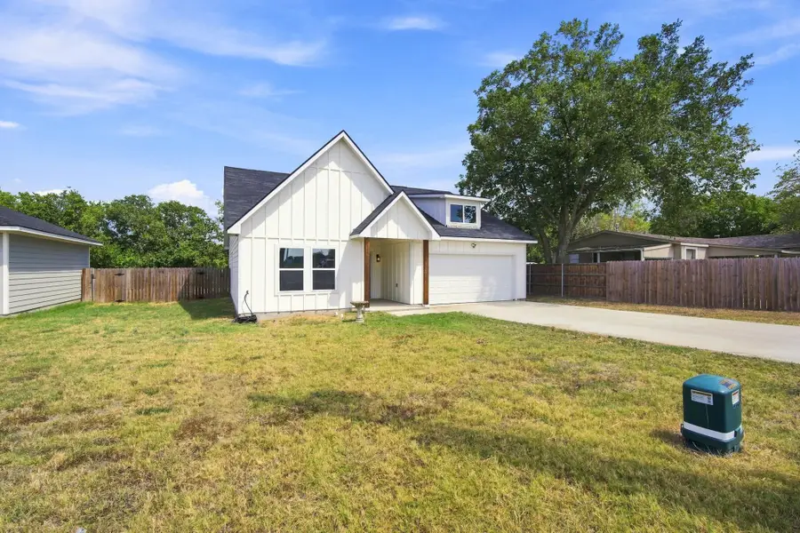 370 Third Avenue, Milford, TX 76670 - #2