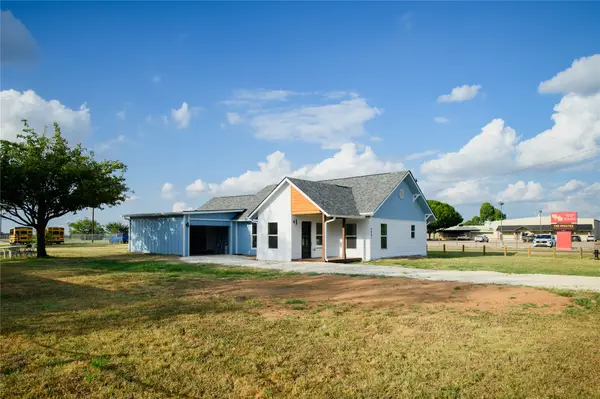 4401 Elementary Drive, Southmayd, TX 76268