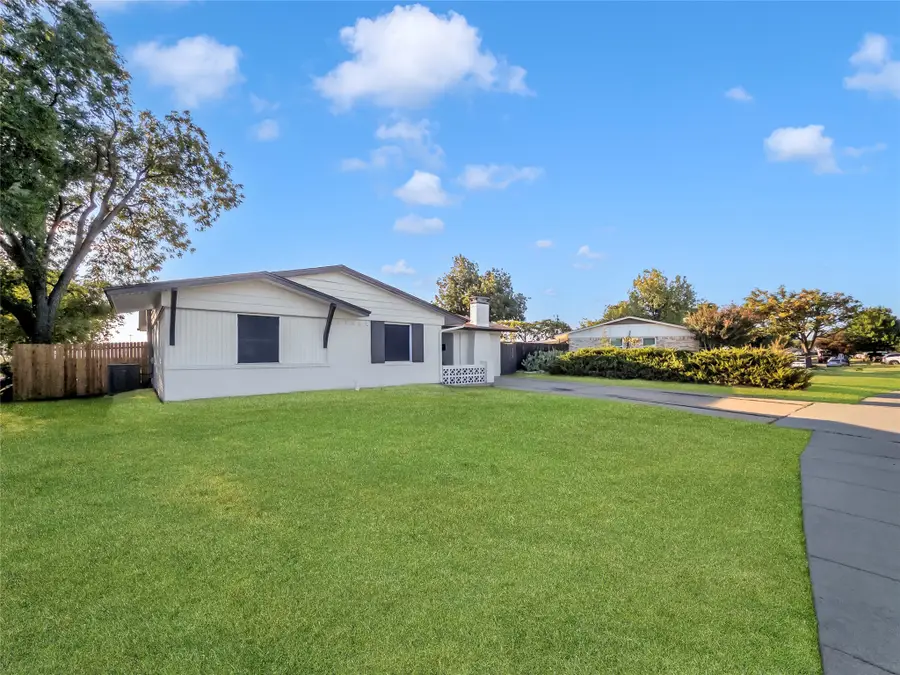 1802 Fairfax Lane, Carrollton, TX 75006 - #2