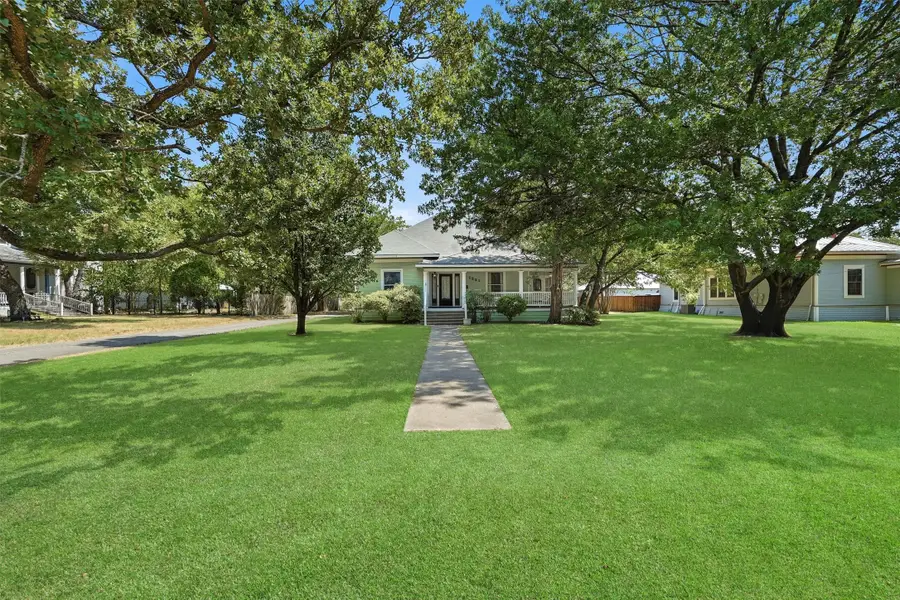 1221 S Crockett Street, Sherman, TX 75090 - #2
