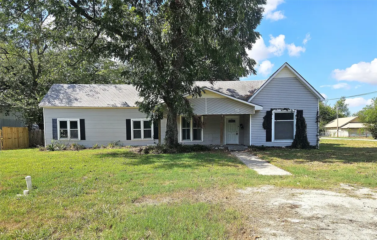 402 E State Street, Groesbeck, TX 76642 - #1