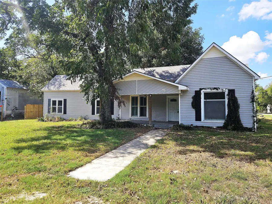 402 E State Street, Groesbeck, TX 76642 - #2