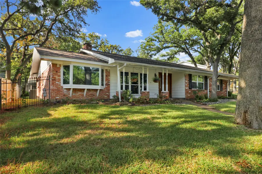 2706 Oak Cliff Lane, Arlington, TX 76012 - #2